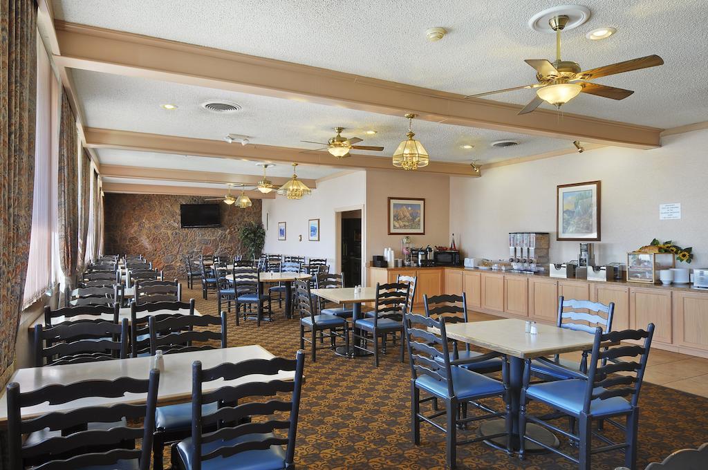 Days Inn & Suites By Wyndham Clovis Restaurant photo
